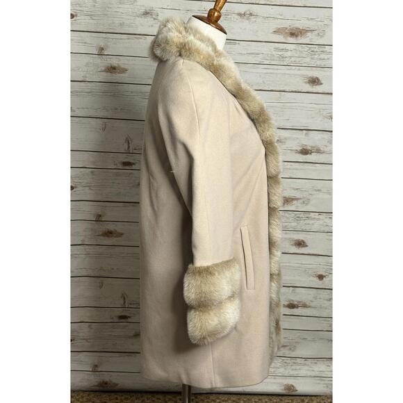 *SOLD* Vintage Albert Nipon quiet luxury cream lambwool w/ faux fur trim coat - Picture 5 of 8